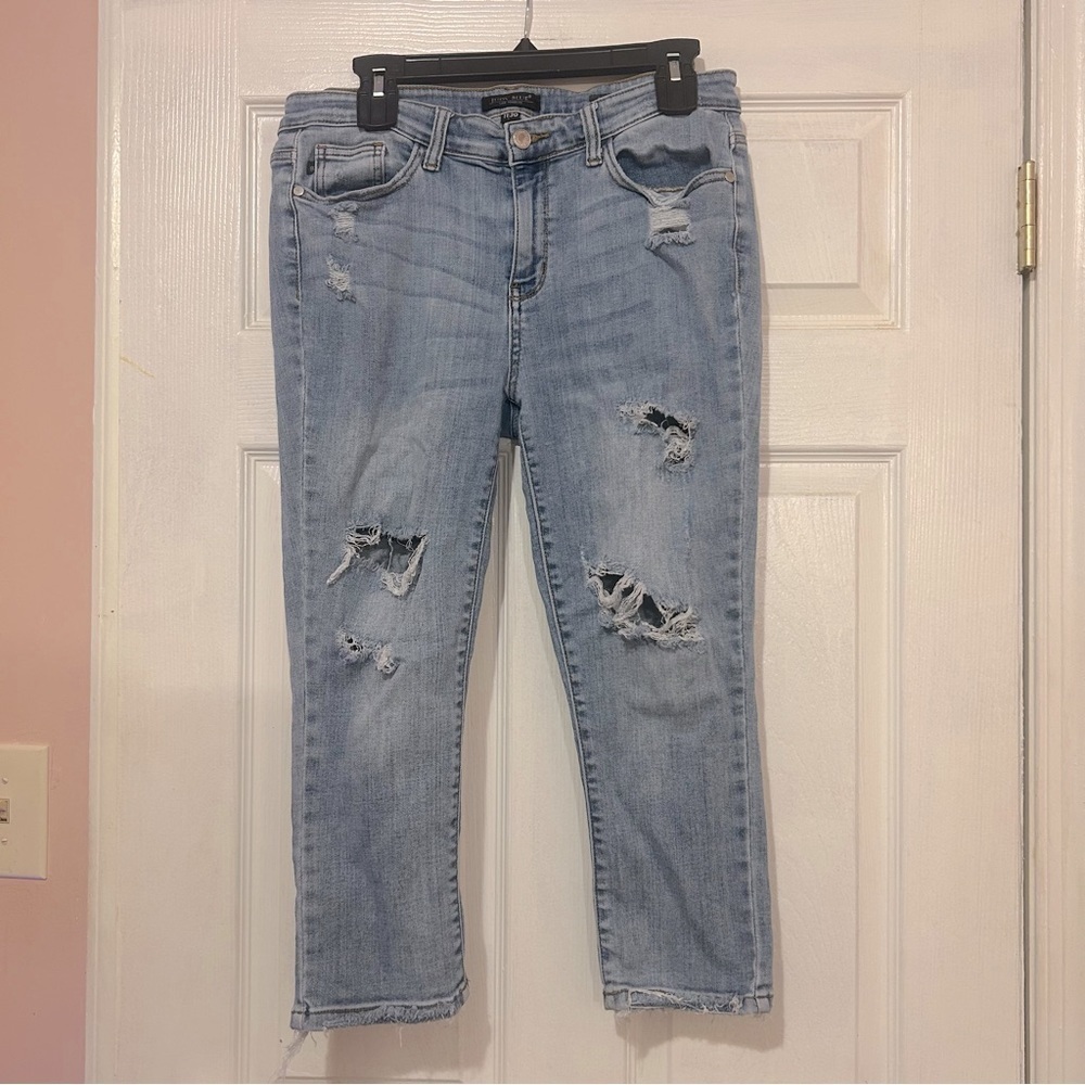 Judy Blue Distressed Denim Jeans-Capri Length Womens.